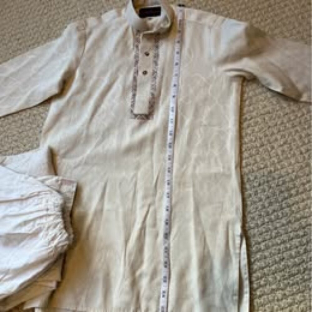 Gently used super soft Boys cream kameez and shalwar set. Will fit 4-5 years old